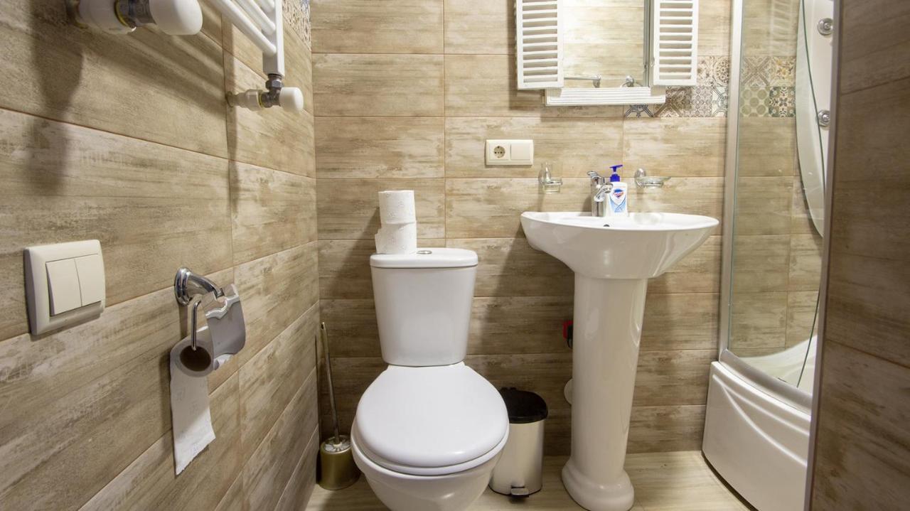 4 Bedroom Apartment On Liberty Square Tbilisi Exterior foto