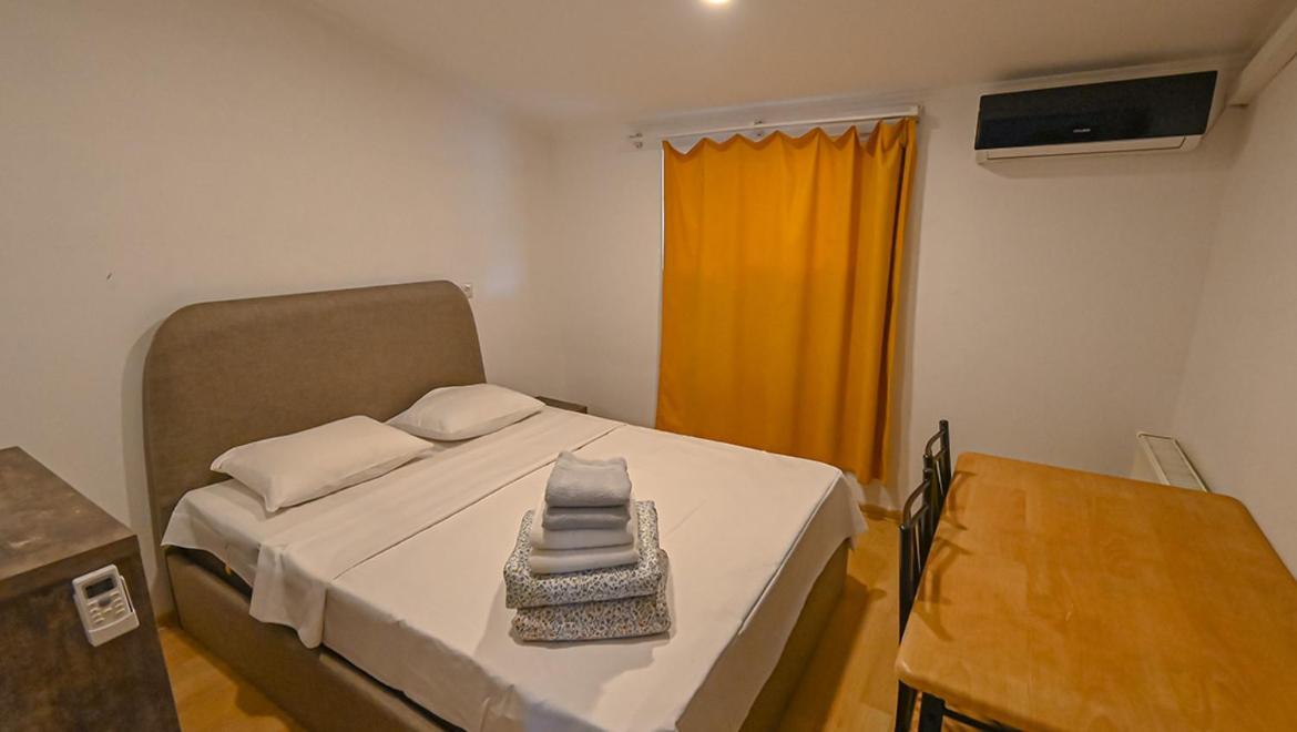 4 Bedroom Apartment On Liberty Square Tbilisi Exterior foto